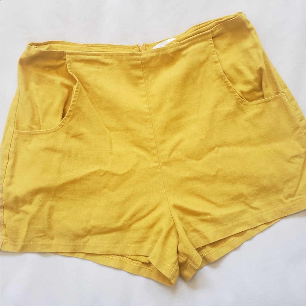 🍄 3 for $35 🍄 Yellow high waisted mini shorts.